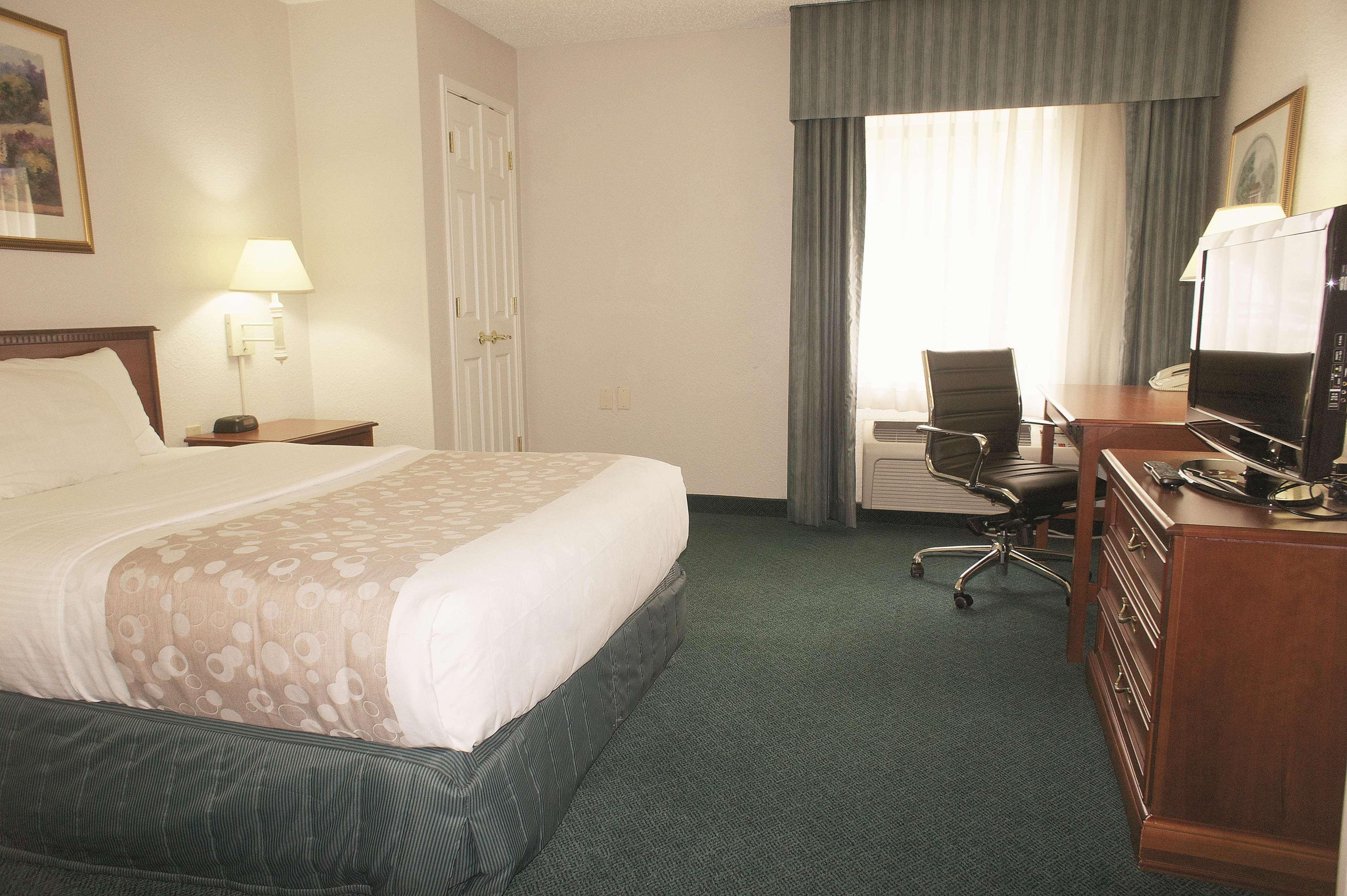 La Quinta Inn By Wyndham Detroit Canton Eksteriør bilde