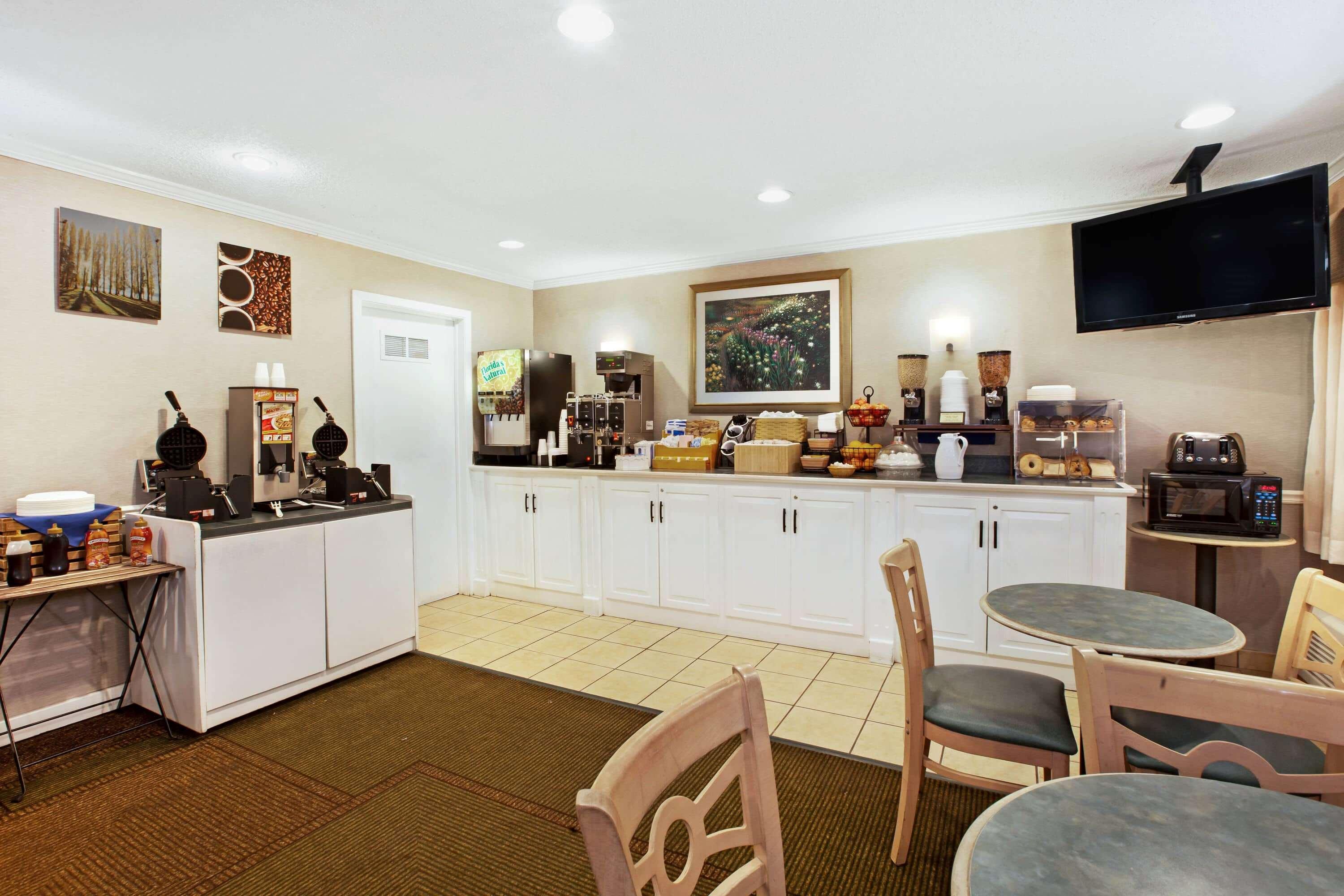 La Quinta Inn By Wyndham Detroit Canton Eksteriør bilde