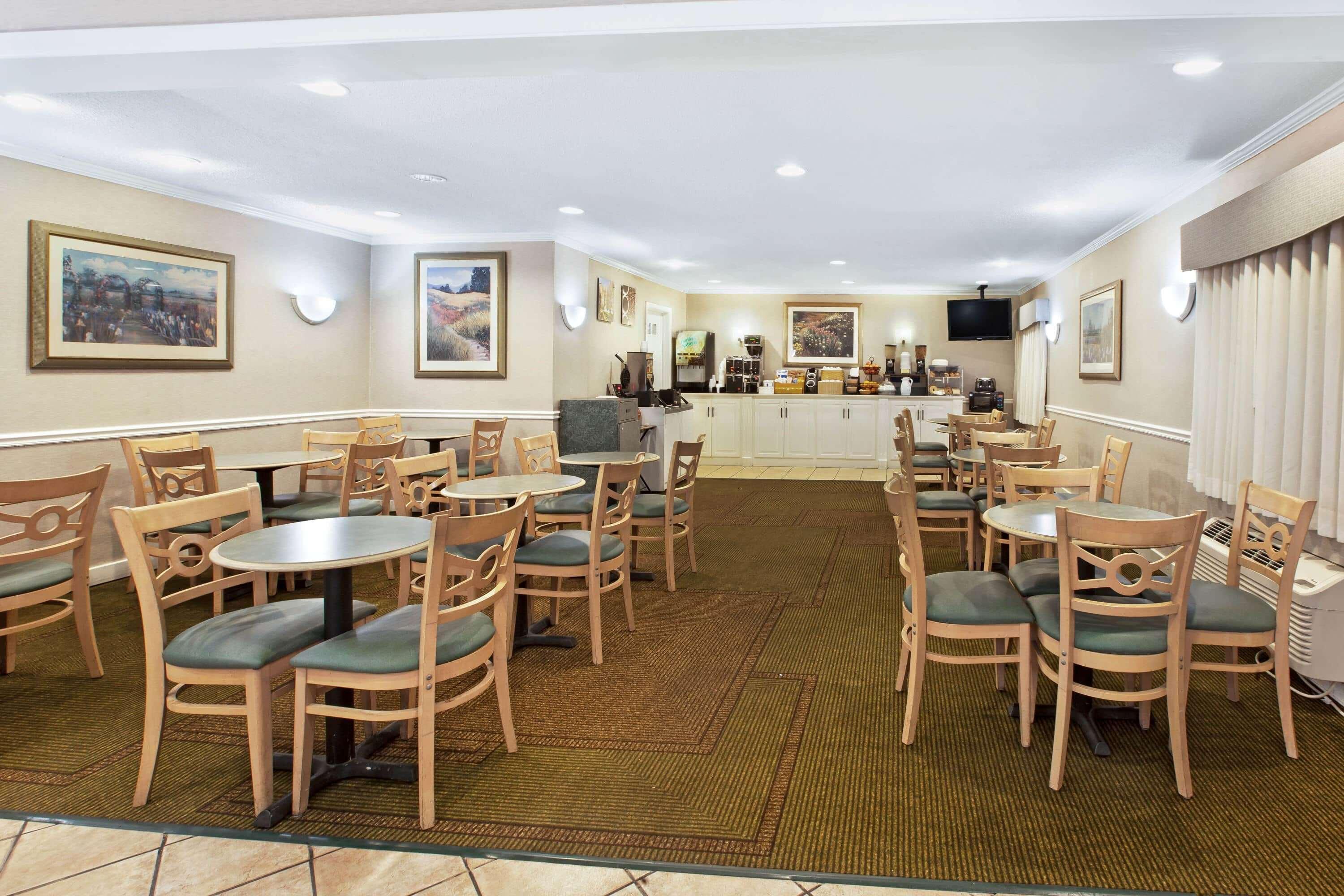 La Quinta Inn By Wyndham Detroit Canton Eksteriør bilde
