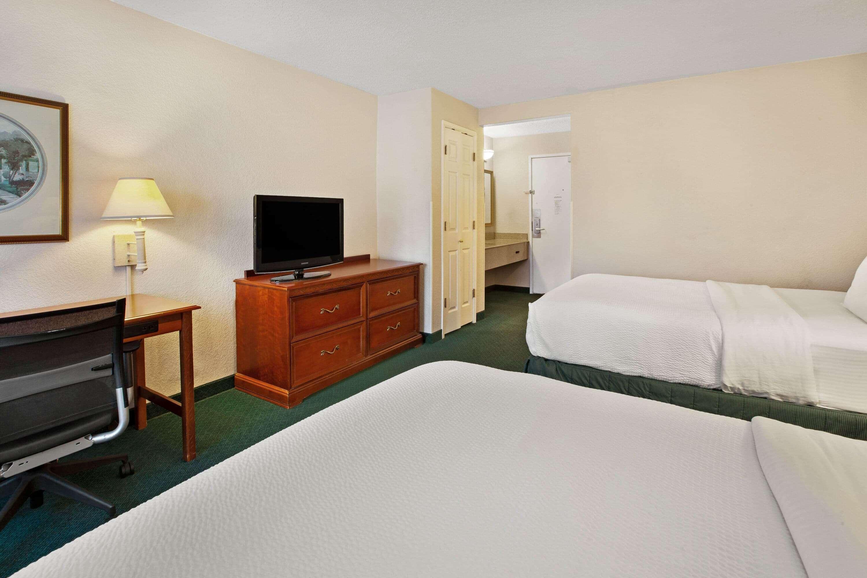 La Quinta Inn By Wyndham Detroit Canton Rom bilde
