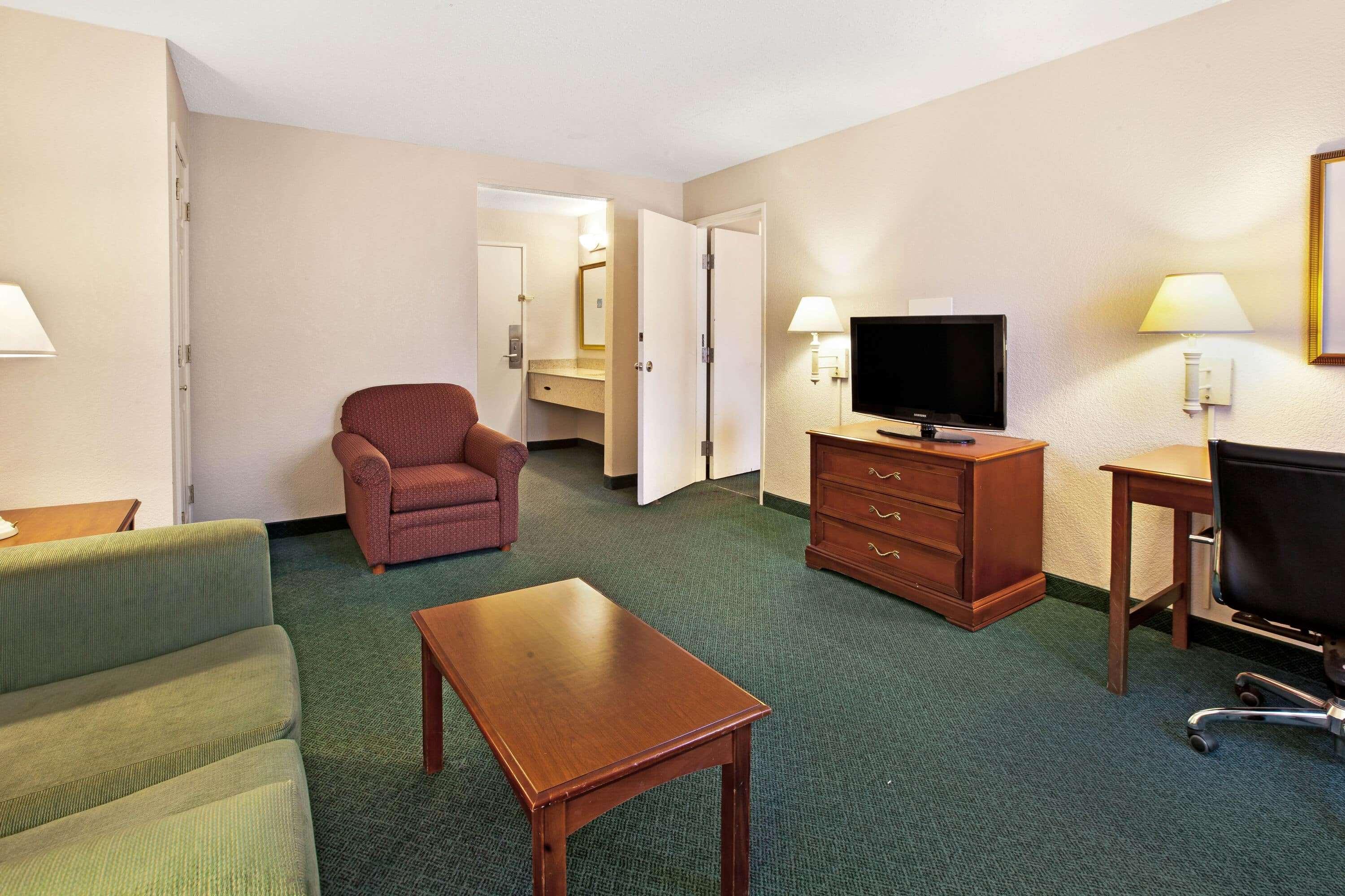 La Quinta Inn By Wyndham Detroit Canton Eksteriør bilde